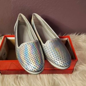 Aerosoles Holographic Silver Slide On Sneakers - NEW - Size 10